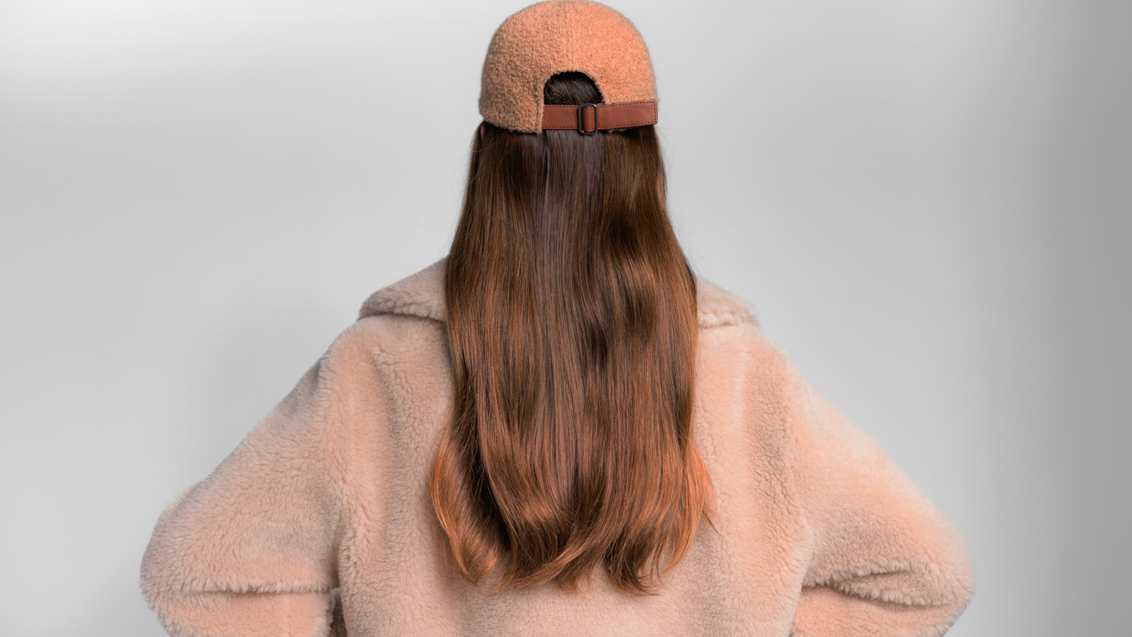 <p>Wool<br />faux<br />fur</p>